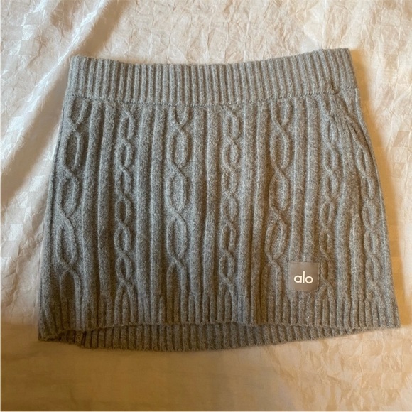 ALO Yoga Women's Cable Knit Winter Bliss Hoodie and Skirt Set - Gray - Picture 4 of 11